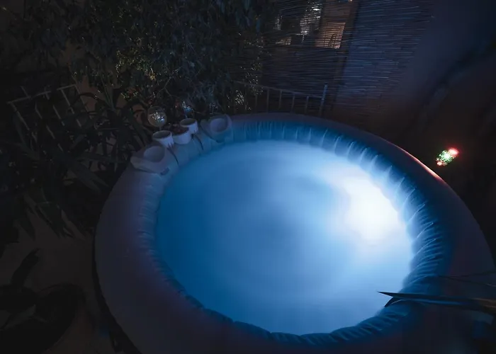 Luxury Katrinas Apartment With Outdoor Jacuzzi