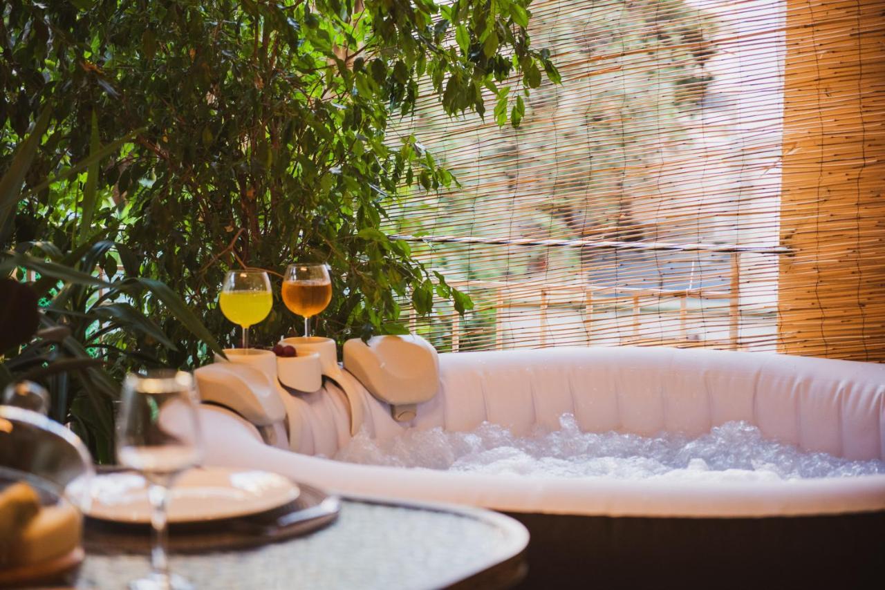Luxury Katrinas With Outdoor Jacuzzi *